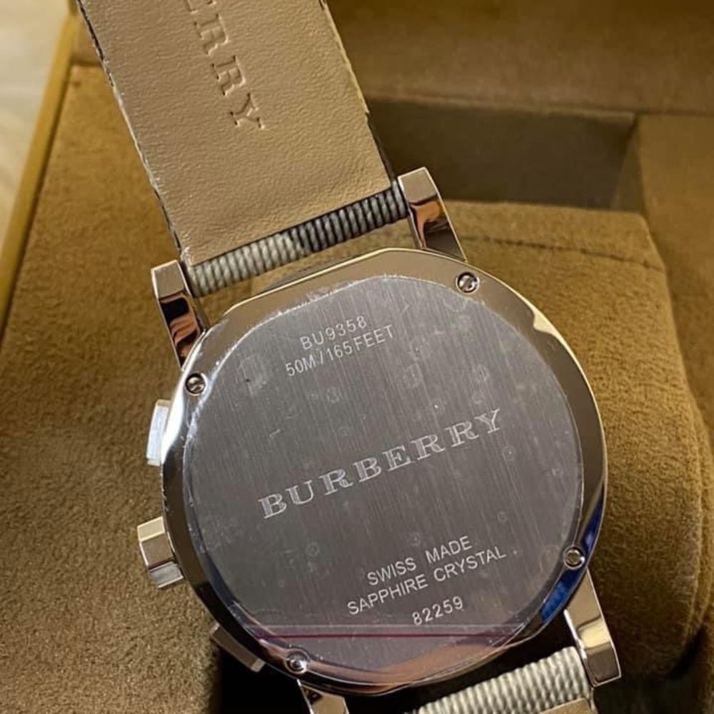 SOLD / Burberry Men’s Swiss Chronograph Watch
42mm
Swiss Made 
Sapphire Crystal - Picture 4 of 9